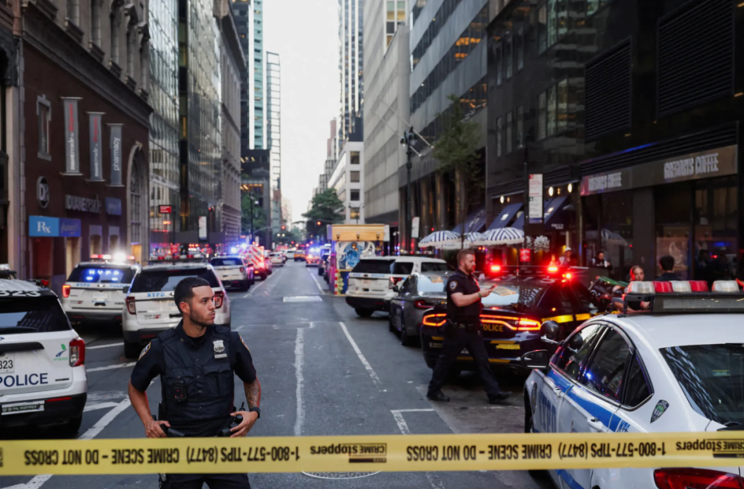 疯狂扫射！4人被误杀！他们是高管、常青藤学霸、警察、保安！（组图） - 12