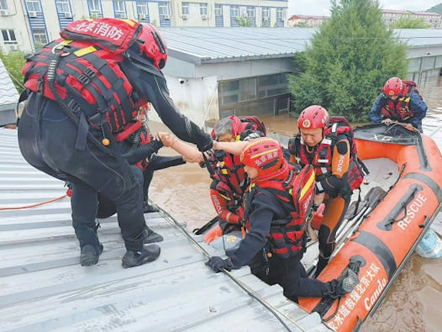 31名老人被活活淹死!北京养老院遭洪水围困酿惨剧,长者呼救画面曝光(视频/组图) - 3