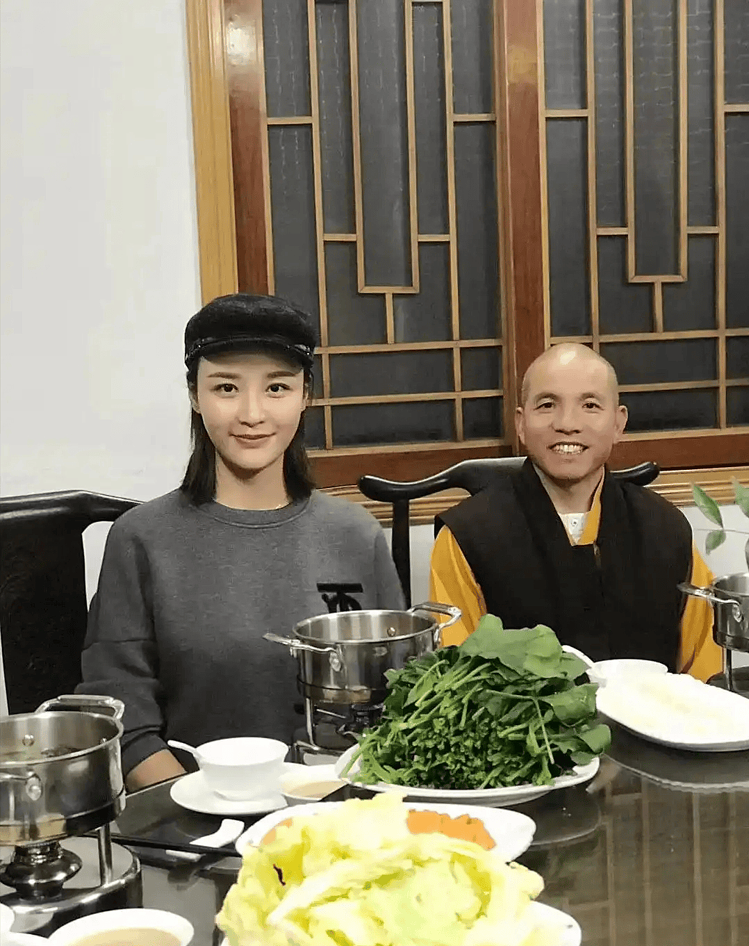 上任仅1天,印乐法师和美女大量合影被扒,与释永信区别太明显(组图) - 26