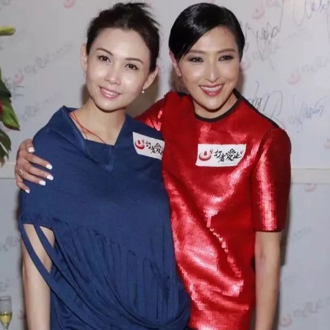 当众亲吻男星！一心想走入上流社会，培养女儿当豪门准媳妇，今60岁生日轰动娱乐圈？（组图） - 44