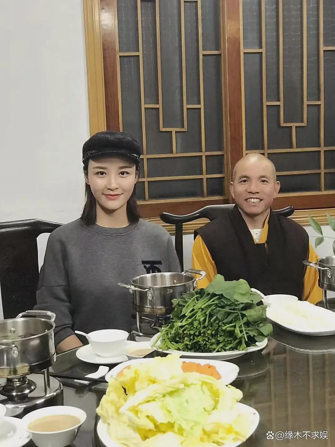 上任才1天,印乐法师和美女大量合影被扒,与释永信区别太明显(组图) - 4