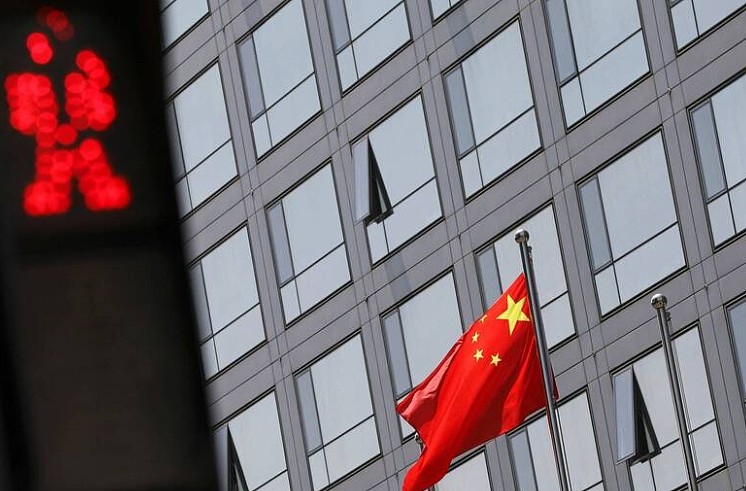 中美紧张局势升温,北京强化出境禁令,多地公务员护照要求上交(图) - 1