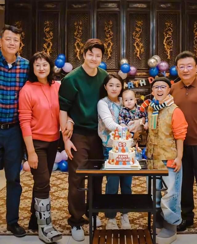金龟子女儿晒验孕棒官宣怀二胎，老公激动落泪，儿子才满1周岁（组图） - 9