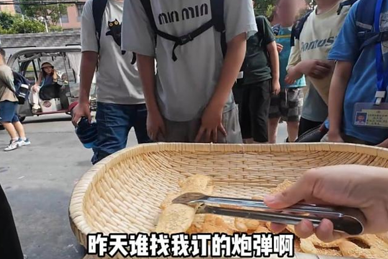 失业研究生卖“军火烧饼”遭疯抢!还爆火涨粉40万(组图) - 2