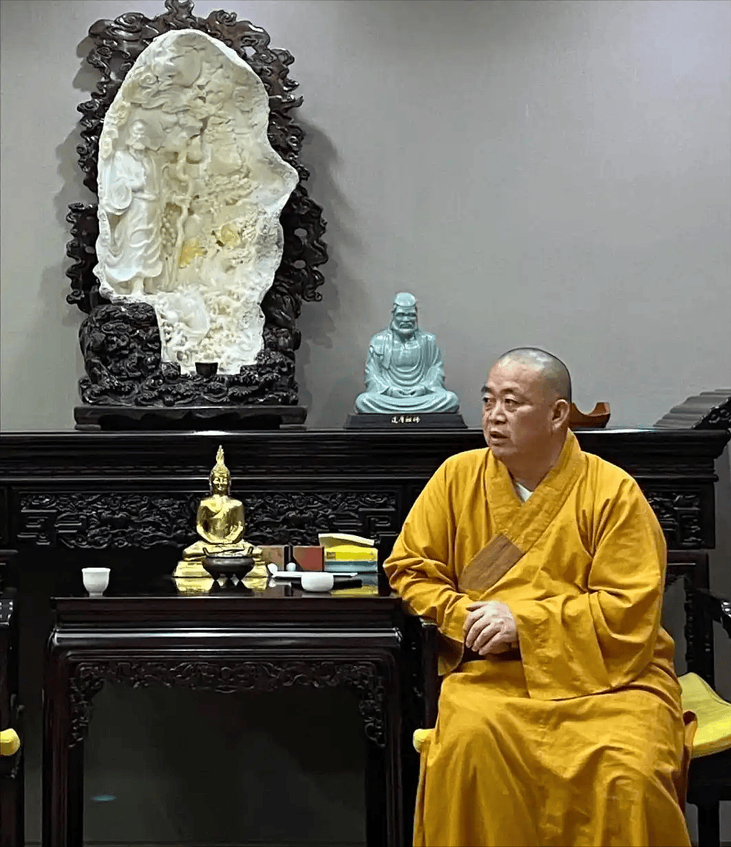上任仅1天,印乐法师和美女大量合影被扒,与释永信区别太明显(组图) - 15
