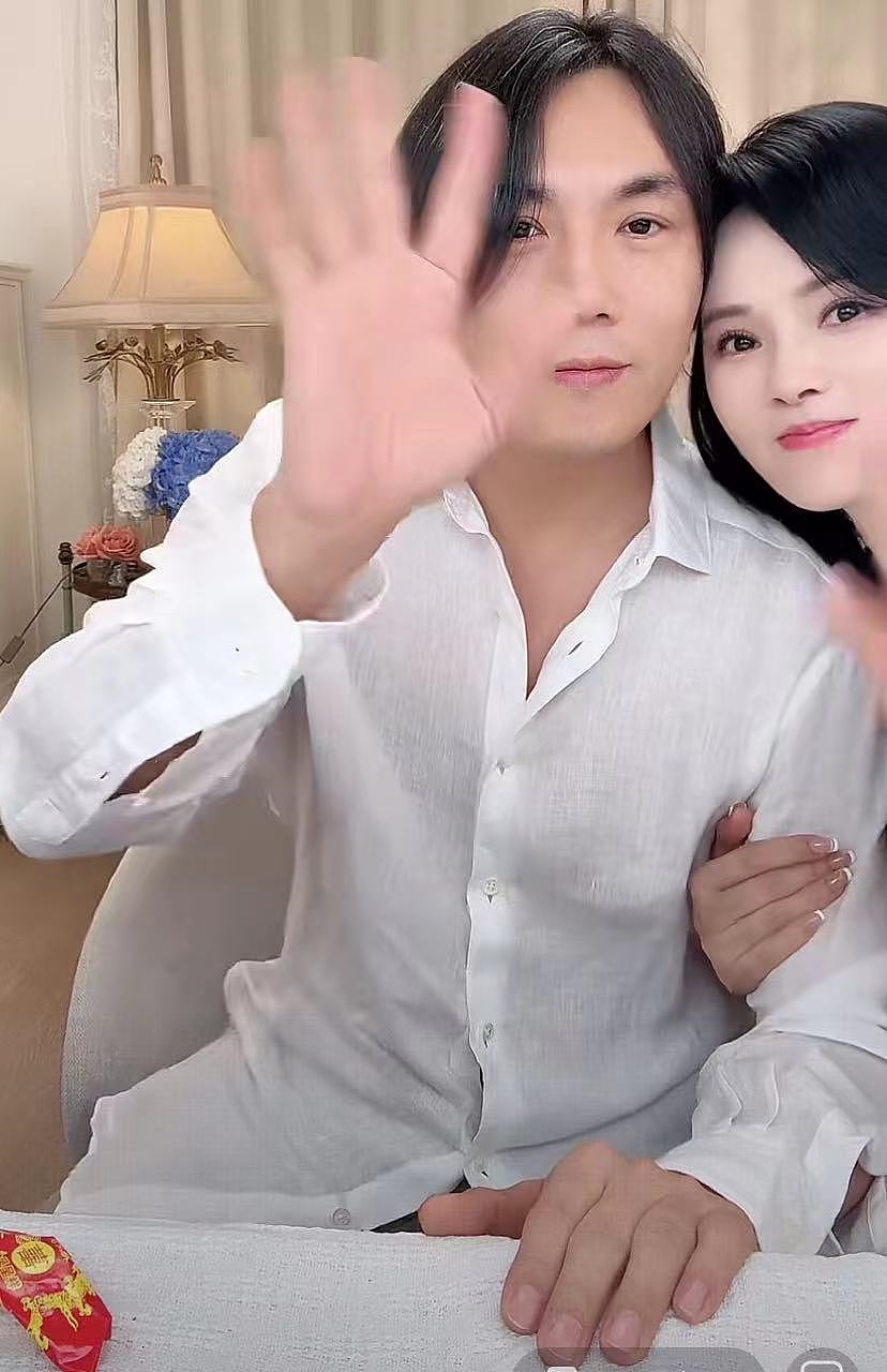 秦昊主打一个真实,助力老婆卖货,说的都是大实话(组图) - 2