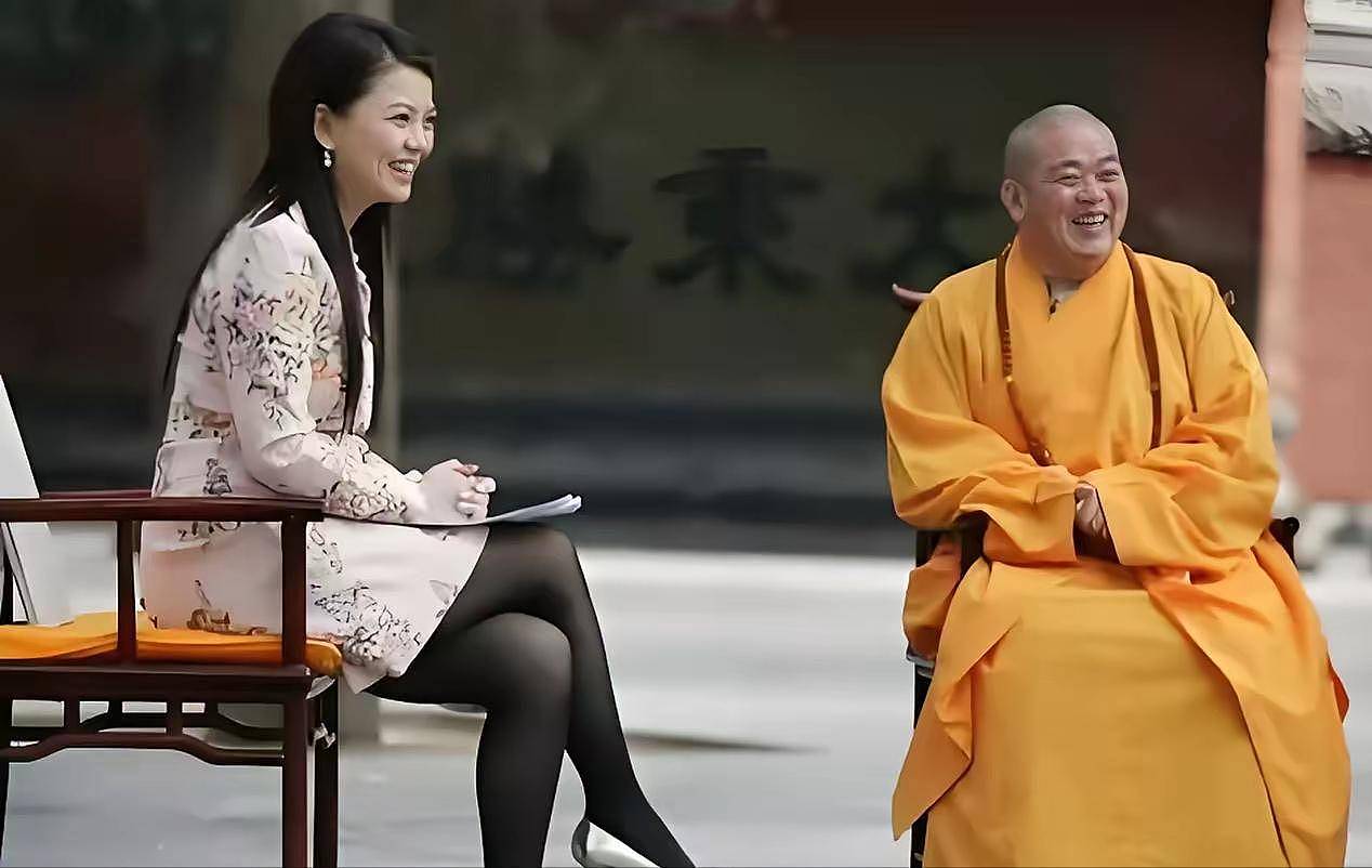 辣眼！释永信亲吻李湘画面曝光，在郑州养女大学生（组图） - 5