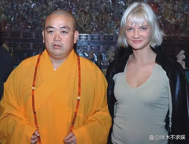 上任才1天,印乐法师和美女大量合影被扒,与释永信区别太明显(组图) - 16