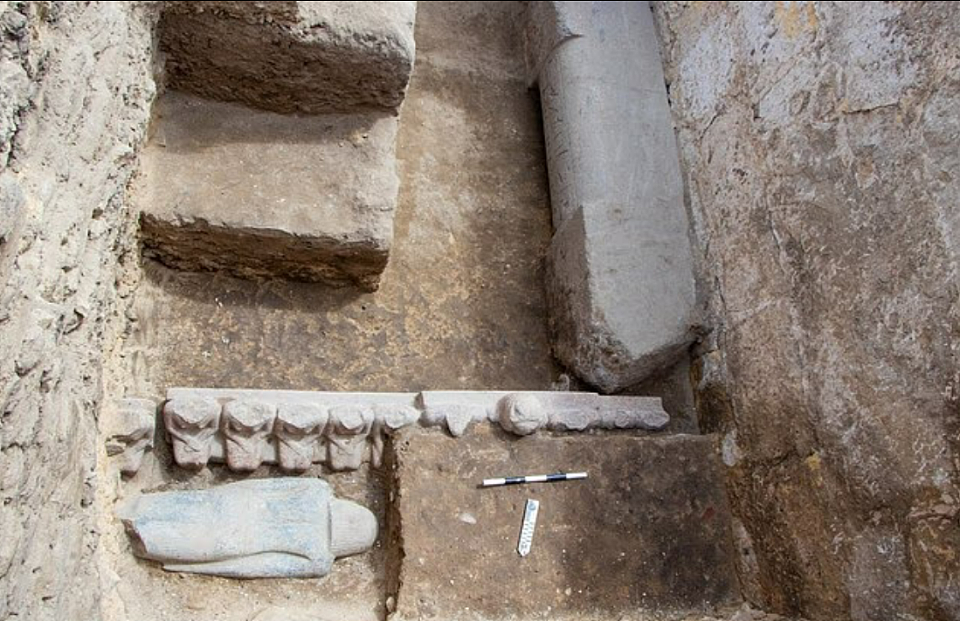 4400年前惊现“时空之门”，埃及王子陵墓出土4.6米高的粉红巨门，或为灵魂通道（组图） - 2