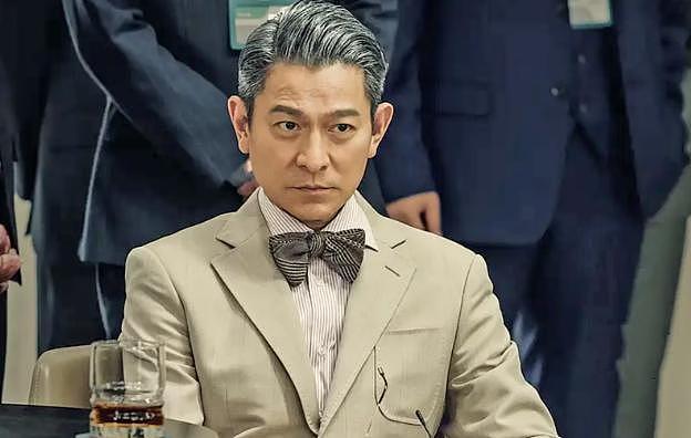 成龙老了,李连杰老了,张卫健也老了,而60岁的他看起来却像35岁(组图) - 17