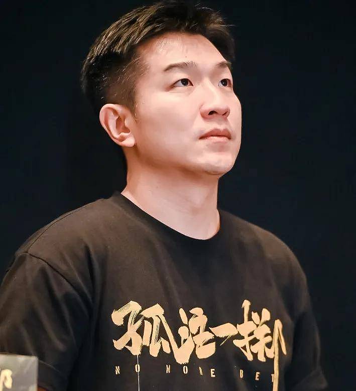 《南京照相馆》导演被P遗照！票房飙升打脸圈内大导，太多人破防（组图） - 9