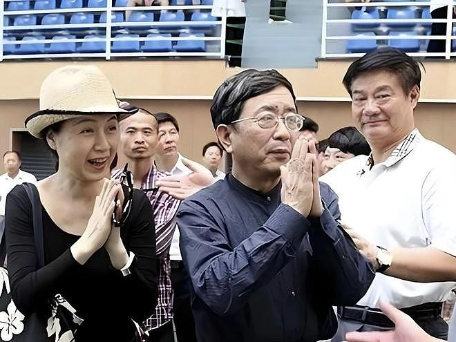 相差16岁，老少恋的“残酷”，63岁的马兰还真没当回事！（组图） - 12