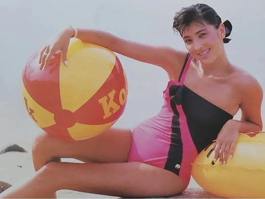 当众亲吻男星！一心想走入上流社会，培养女儿当豪门准媳妇，今60岁生日轰动娱乐圈？（组图） - 19