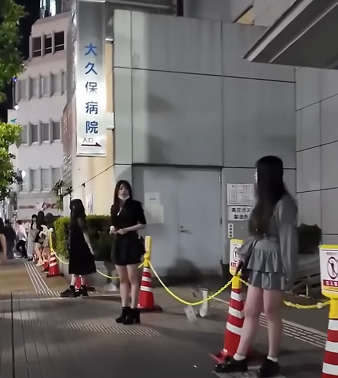 20岁樱花妹卖身2年狂赚1亿，专找不会日语的外国游客，甚至还谢绝日本客人！（组图） - 12
