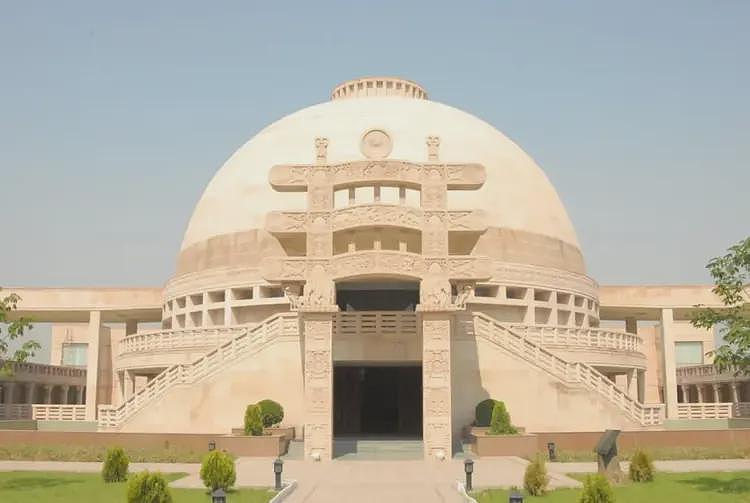 少林寺新住持:开挖机种麦子的方丈(组图) - 9