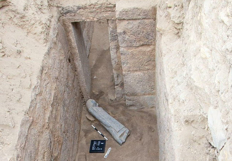 4400年前惊现“时空之门”，埃及王子陵墓出土4.6米高的粉红巨门，或为灵魂通道（组图） - 3