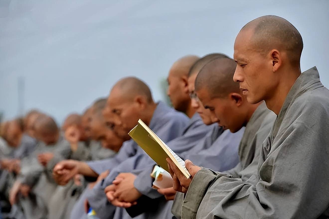 上任仅1天,印乐法师和美女大量合影被扒,与释永信区别太明显(组图) - 24