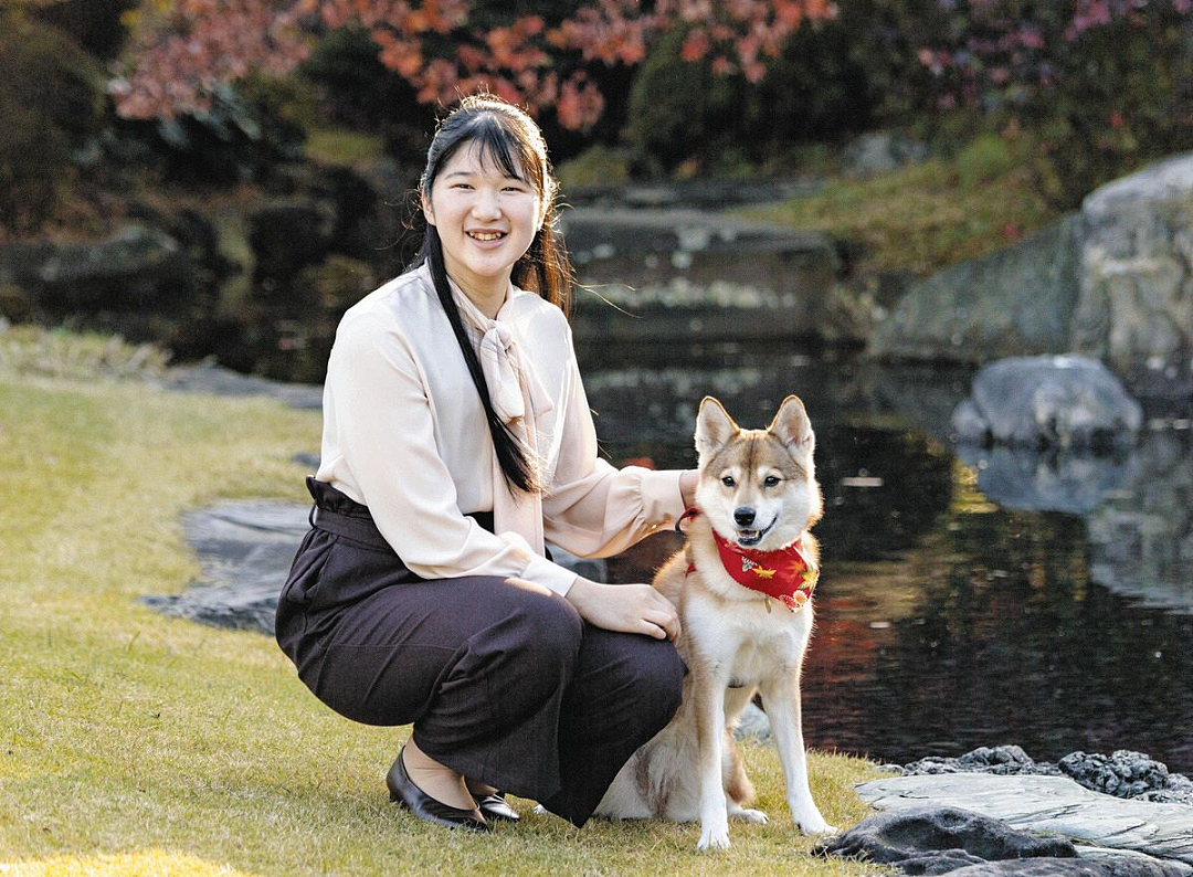 日本天皇独生女好事将近?顶配驸马团不敌青梅竹马,10年前牵手照流出,网友齐呼:太甜了(组图) - 12