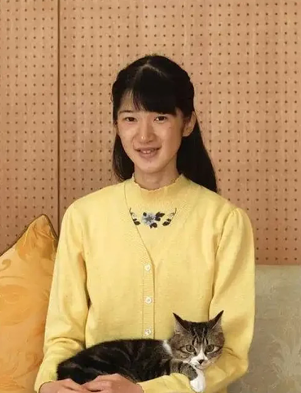 日本天皇独生女好事将近?顶配驸马团不敌青梅竹马,10年前牵手照流出,网友齐呼:太甜了(组图) - 7