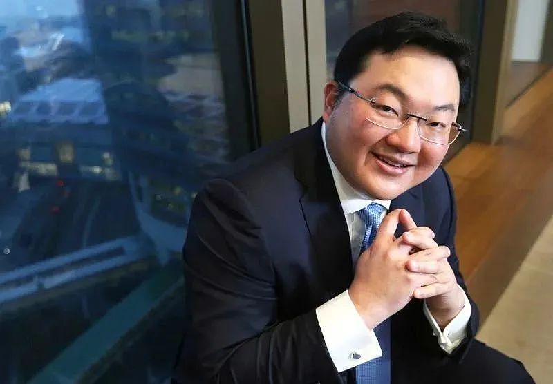 买豪车豪宅、泡知名女星！曾卷走300亿的金融巨骗，真藏在上海？（组图） - 2