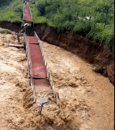 4天下了一年的雨！关注关注北京洪灾吧.....（组图） - 7