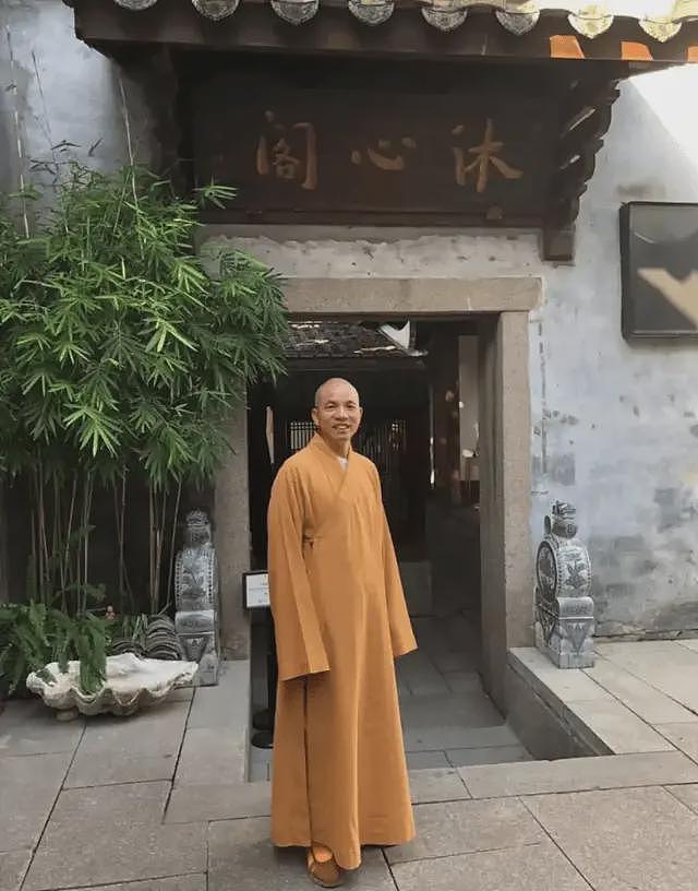 少林寺新住持:开挖机种麦子的方丈(组图) - 11