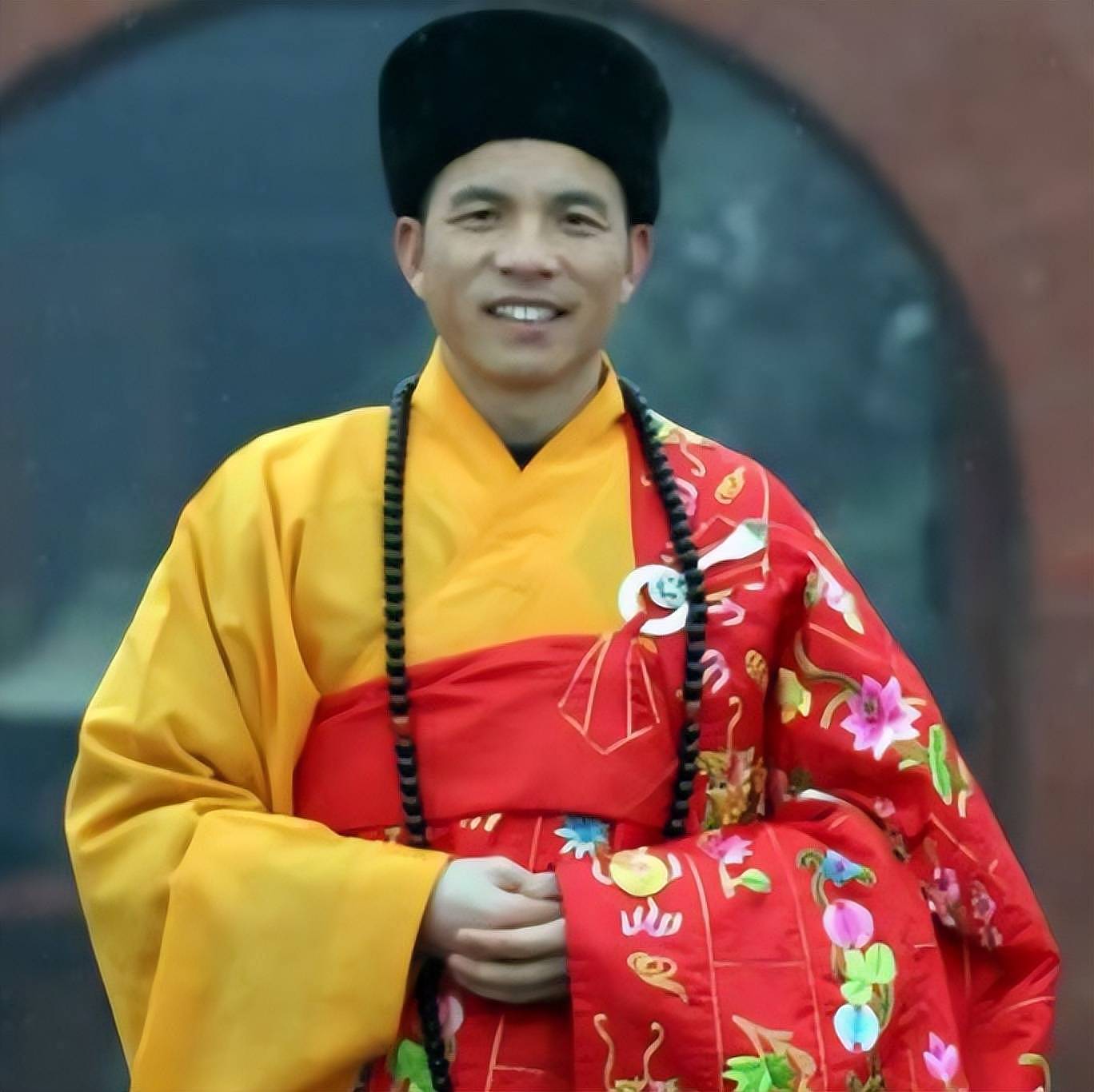 上任仅1天,印乐法师和美女大量合影被扒,与释永信区别太明显(组图) - 17