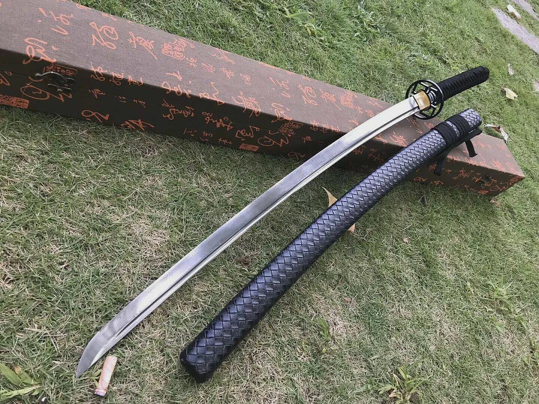 弟弟用武士刀狂砍姐姐后被击毙；澳洲70岁华人老人狂捅前妻（组图） - 4