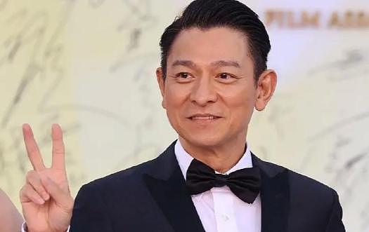成龙老了,李连杰老了,张卫健也老了,而60岁的他看起来却像35岁(组图) - 21