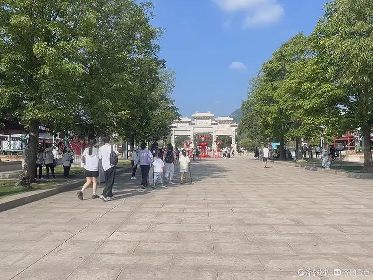 风暴下的少林寺：方丈室被封死，黑衣人把守去僧院的门（组图） - 1