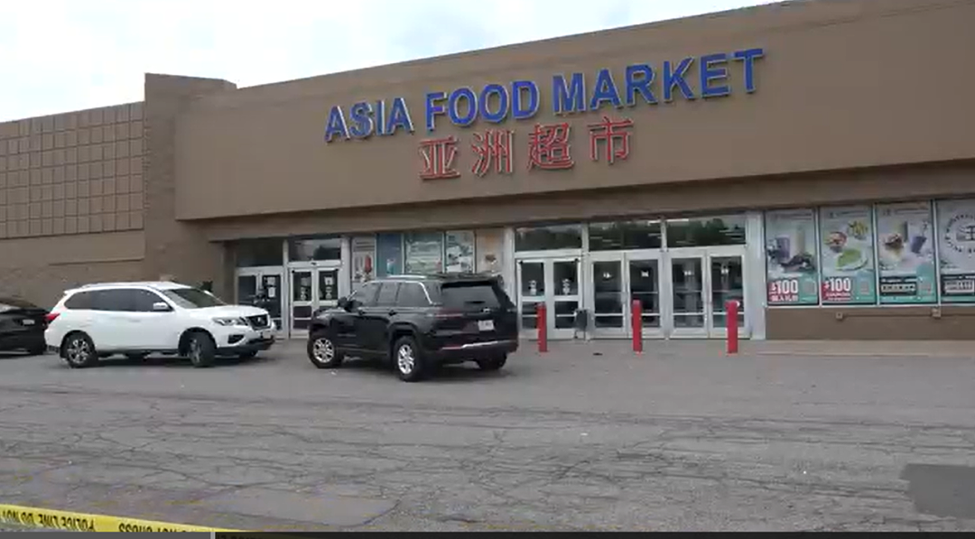 ICE突击纽约多家亚洲超市，FBI也来了，多人被带走，民众陷入恐慌！（组图） - 2