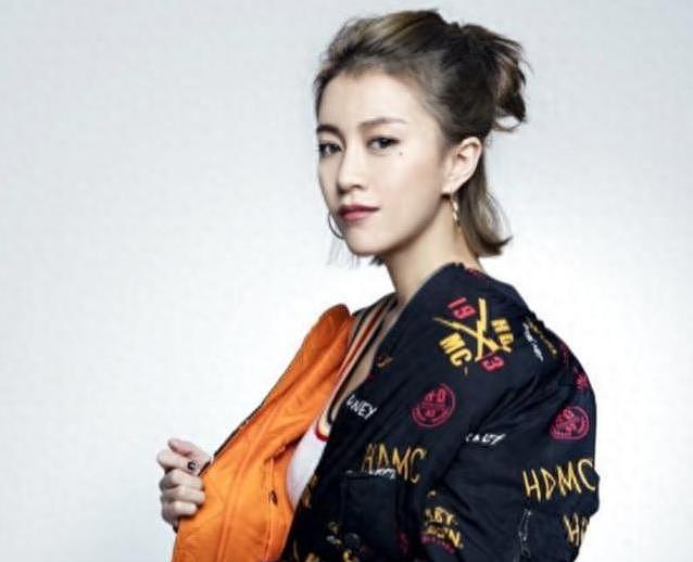 好声音失冠军,她却嫁副总裁,34岁儿女双全人生逆袭(组图) - 5
