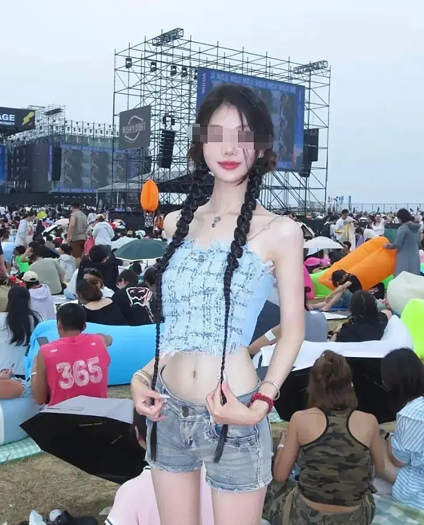 美女简历写“承受领导45分钟撞击”，照片扒本人过往更不简单…（组图） - 1