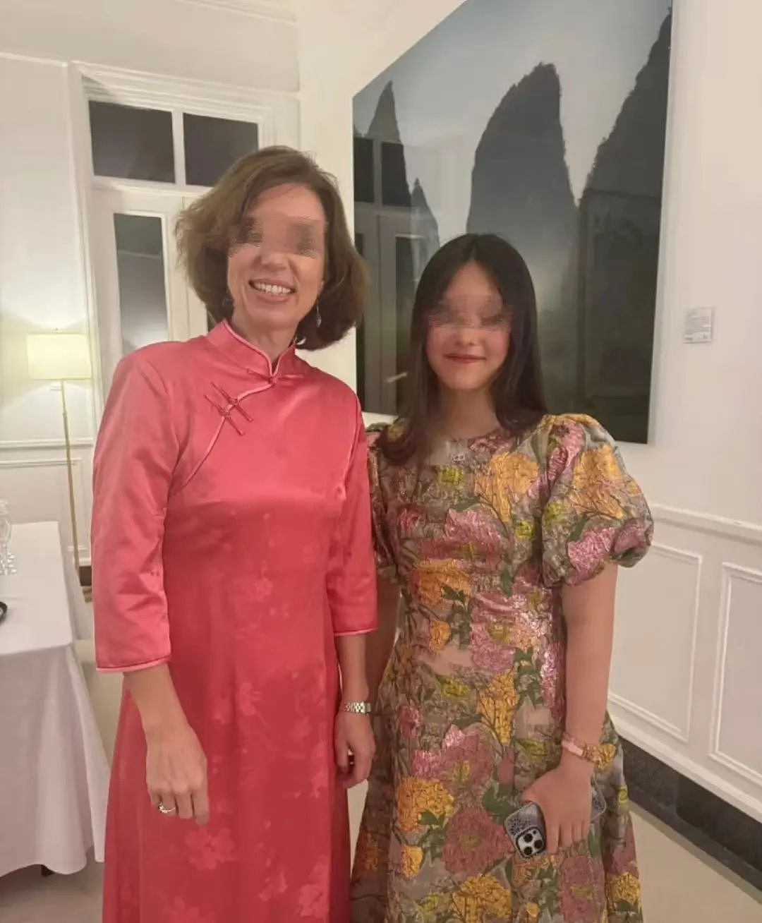 李湘母女见英国驻华大使,一场“未来名媛”的养成课?(组图) - 3