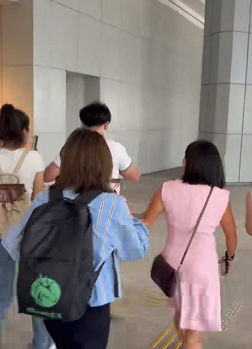 娃哈哈宗氏百亿财产纠纷案迎来判决结果：原被告双方未现身，仅一方文员领取文件（组图） - 4