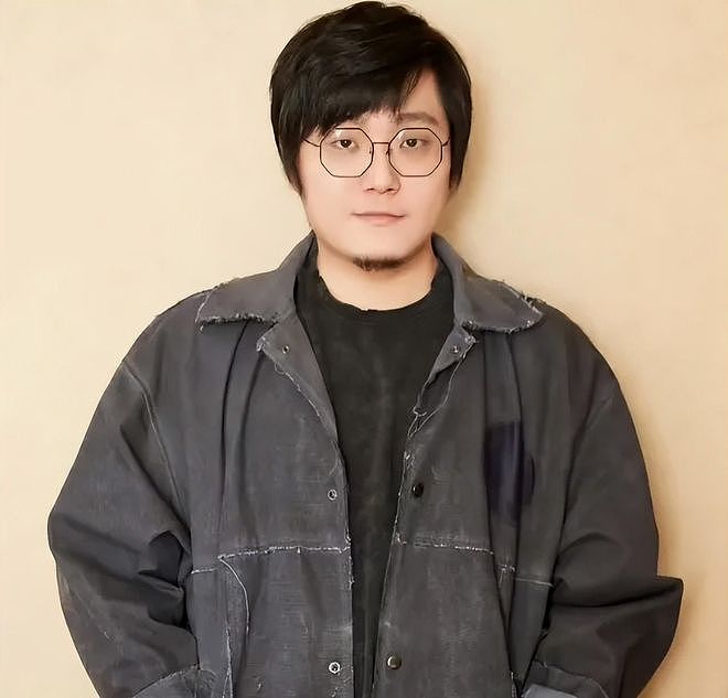 李诞评论区沦陷!网友刷屏要求给柳岩道歉,本人破防关闭评论(组图) - 2