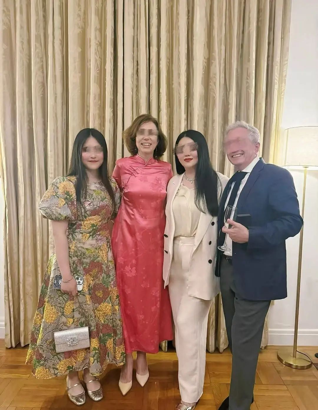李湘母女见英国驻华大使,一场“未来名媛”的养成课?(组图) - 1