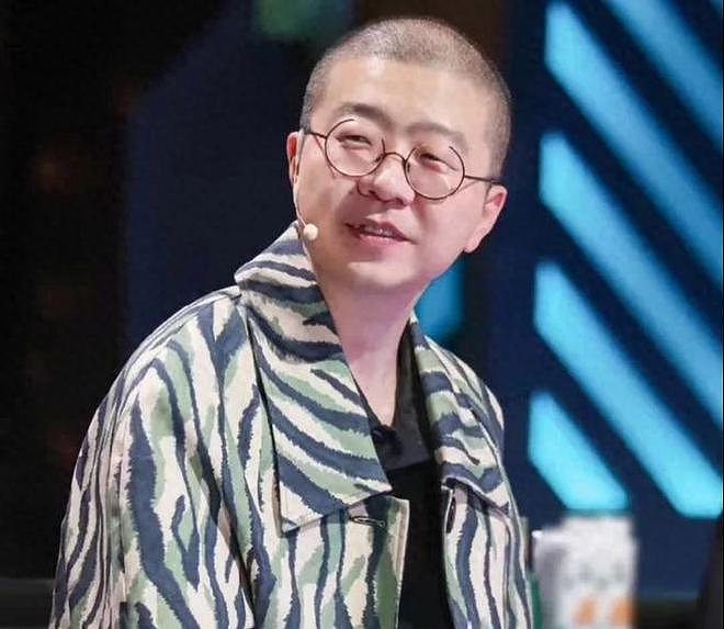 李诞评论区沦陷!网友刷屏要求给柳岩道歉,本人破防关闭评论(组图) - 1