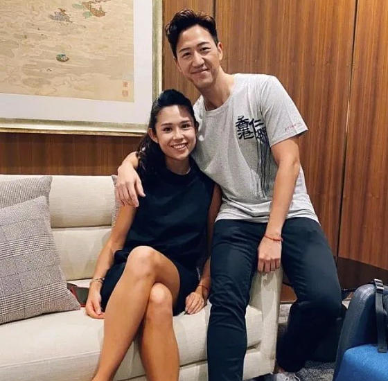 突然承认已婚?出道12年曾遭无线封杀,女友陪伴多年婚期一拖再拖,终于隐婚好友说漏嘴才曝光?(组图) - 24