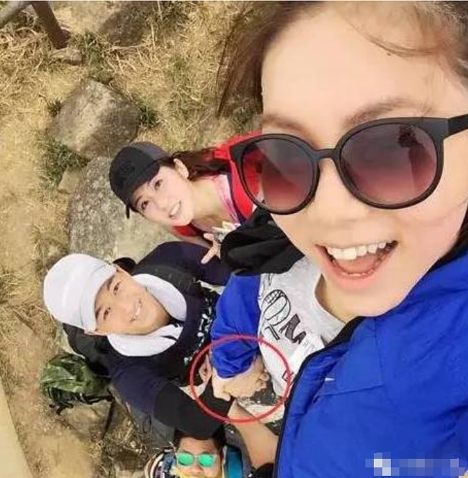 突然承认已婚?出道12年曾遭无线封杀,女友陪伴多年婚期一拖再拖,终于隐婚好友说漏嘴才曝光?(组图) - 13