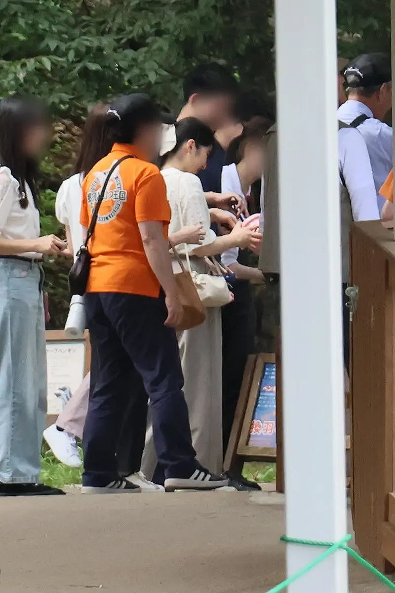 日本爱子公主曝恋情?与神秘男子亲密同游,网友深扒男方后直呼:这也太甜了!(组图) - 6
