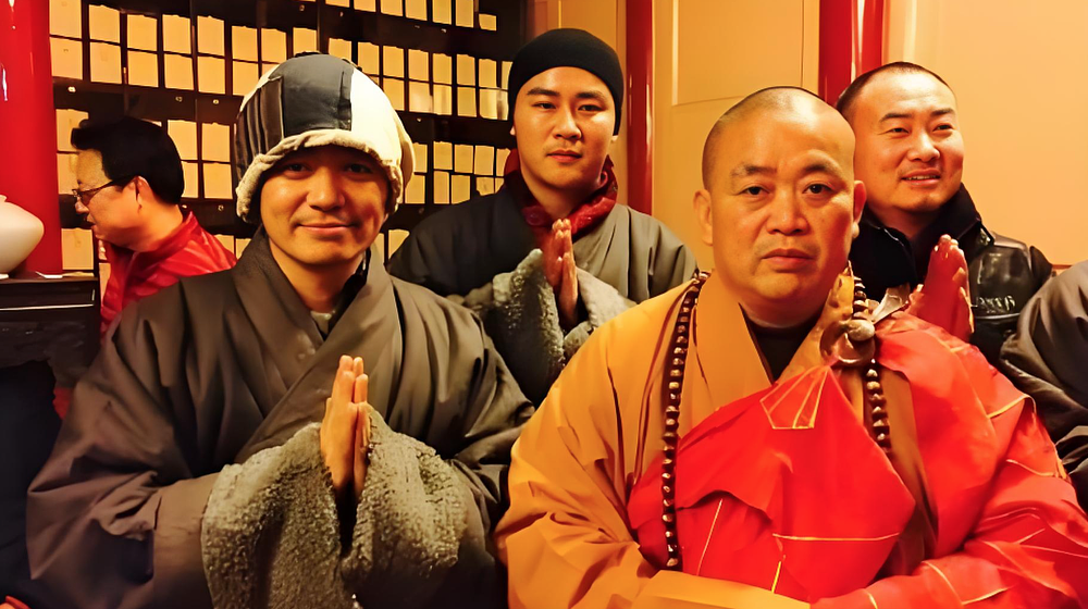 释永信被查，半个娱乐圈噤声，这位导演说哪怕十恶不赦也为其养老（组图） - 5