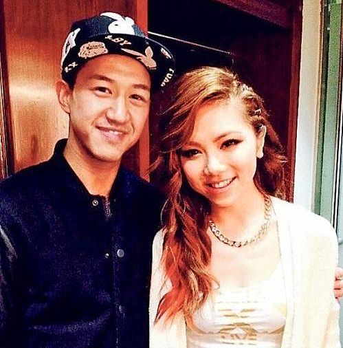 突然承认已婚?出道12年曾遭无线封杀,女友陪伴多年婚期一拖再拖,终于隐婚好友说漏嘴才曝光?(组图) - 8