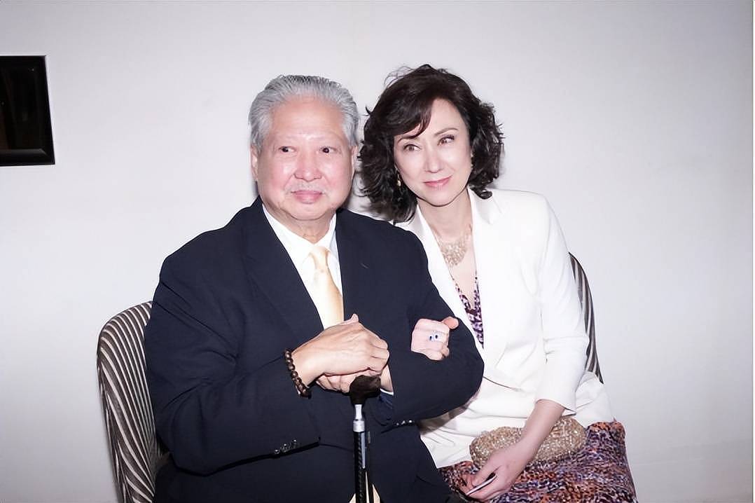 60岁知名女星与师父结婚，同前师娘情同姐妹（组图） - 3