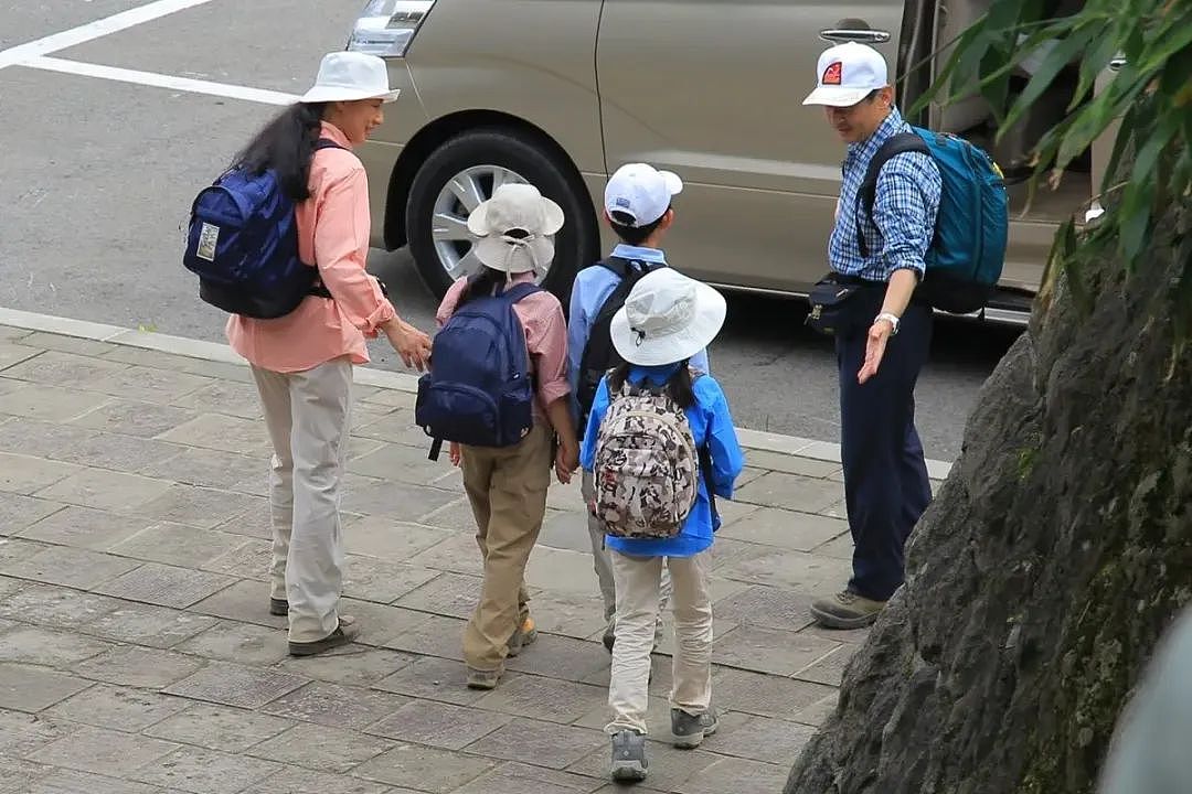 日本爱子公主曝恋情?与神秘男子亲密同游,网友深扒男方后直呼:这也太甜了!(组图) - 9