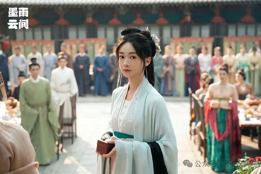 冲上热搜！35岁女演员全面复出（组图） - 3