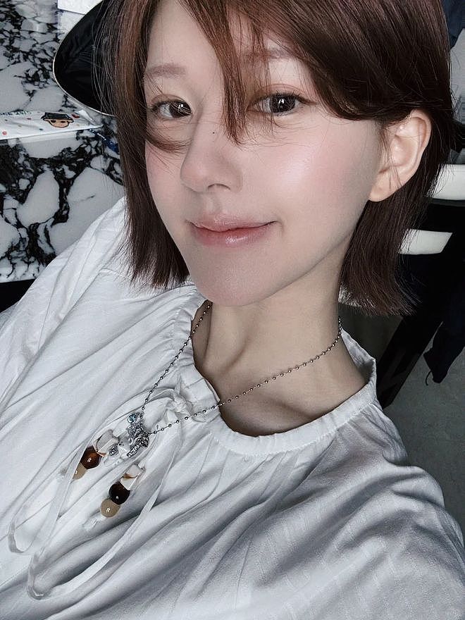 赵露思跟公司矛盾升级！本人疑似被雪藏无戏可拍，8月行程都没有（组图） - 14