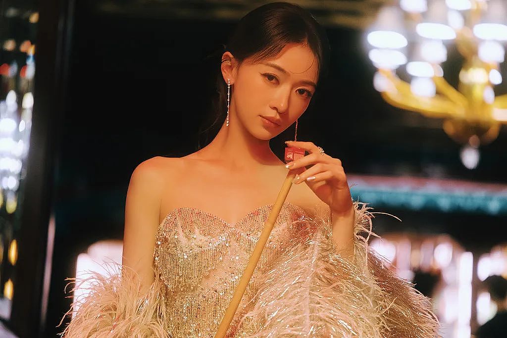 冲上热搜！35岁女演员全面复出（组图） - 8