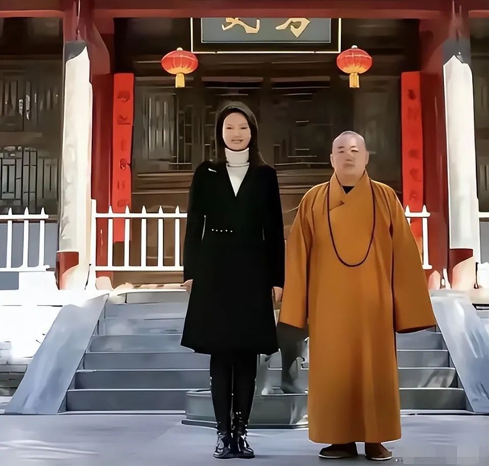 释永信风波后李湘首次发文,刘芳菲回应被开光,女明星纷纷受牵连(组图) - 8