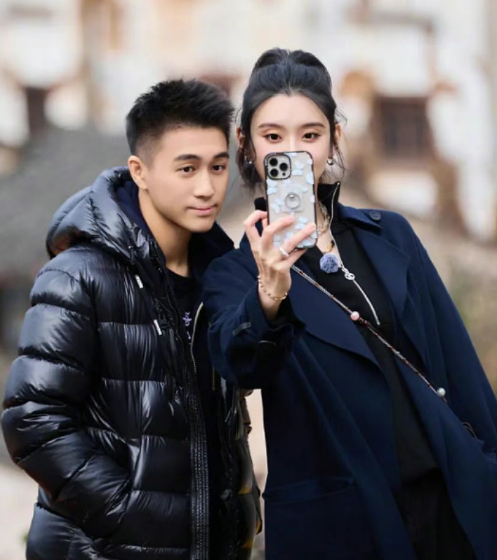 何猷君辟谣私生子传闻:别问我发生什么事了,这瓜连我也吃不懂(组图) - 2